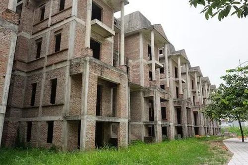 Hàng chục khu đô thị phía Tây Hà Nội bị bỏ hoang