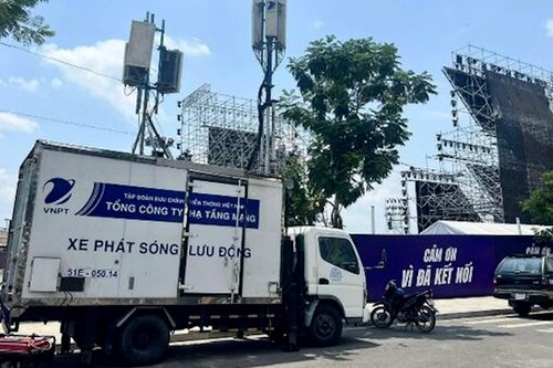 57 trạm phát sóng dã chiến sẵn sàng phục vụ lưu lượng 'khủng' đại lễ 30/4