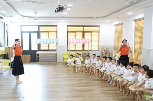 Hà Nội nâng cao hiệu quả mô hình giáo dục chất lượng cao:Bài 2: Những vướng mắc cần tháo gỡ