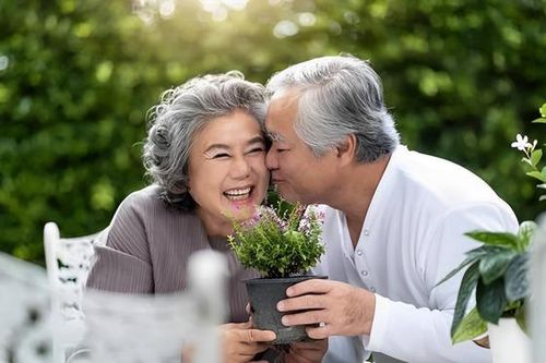 4 điều làm được ở tuổi trung niên, bạn sẽ có một tuổi già không phải lo lắng, an nhàn và hạnh phúc