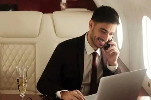Tỷ phú đầu tư: 5 'bí mật sống còn' của người giàu lại chính là điều người nghèo thờ ơ khiến gia đình mãi khốn khó