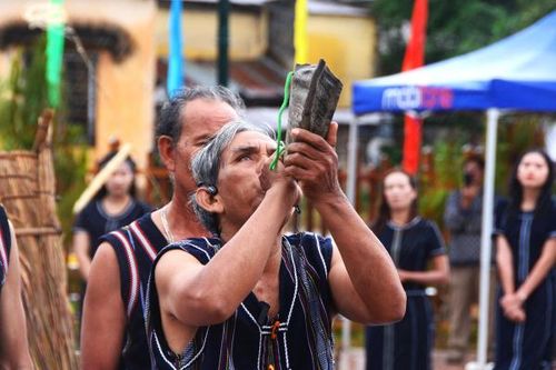 'Nhô lir bong' của người K'ho Nam Tây Nguyên
