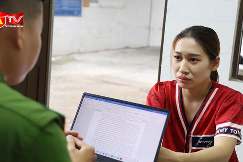 Truy vết kẻ 'đạo chích' 80 điện thoại trong cửa hàng