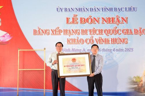 Di tích khảo cổ Vĩnh Hưng nhận Bằng xếp hạng Di tích quốc gia đặc biệt