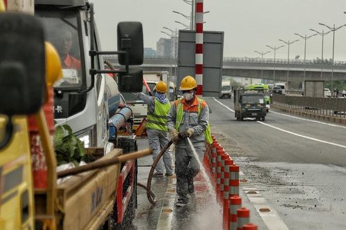 Hà Nội chỉnh trang đô thị dịp lễ 30-4 và 1-5