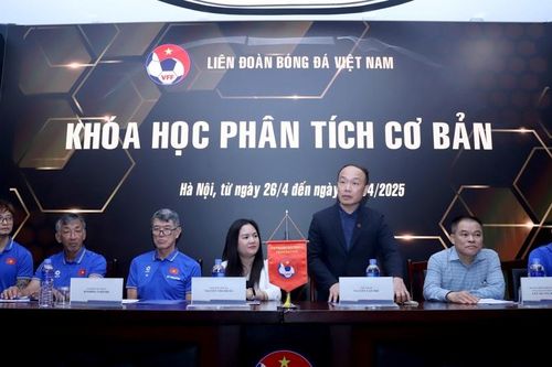 Lớp học phân tích bóng đá đầu tiên của VFF