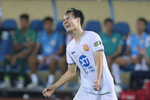 Văn Toàn dính chấn thương