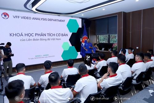 Bóng đá Việt Nam lần đầu có khóa học về phân tích cơ bản