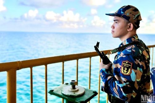 Bài 1: Vững chí thanh xuân trên biển trời tây nam