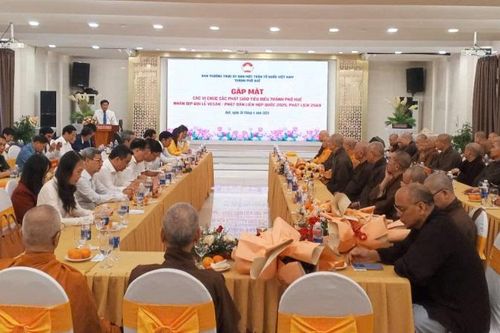 Gặp mặt các chức sắc Phật giáo tiêu biểu thành phố Huế nhân dịp Đại lễ Vesak 2025