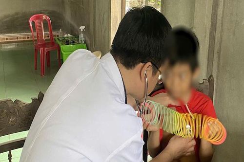 Cứu sống bé 7 tuổi viêm cơ tim tối cấp bằng kỹ thuật ECMO