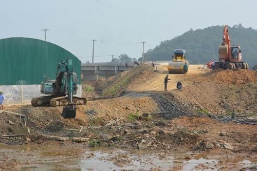 Dự án đường bộ ven biển hơn 4,6 nghìn tỷ đồng ở Nghệ An vướng mặt bằng
