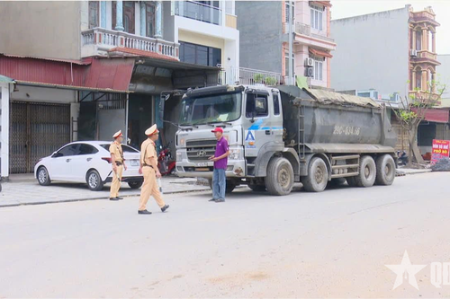Tăng cường xử lý vi phạm trật tự, an toàn giao thông tuyến đường liên xã