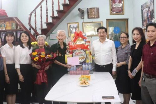 Lãnh đạo TPHCM tri ân các cá nhân tiêu biểu tham gia Đại thắng mùa Xuân 1975