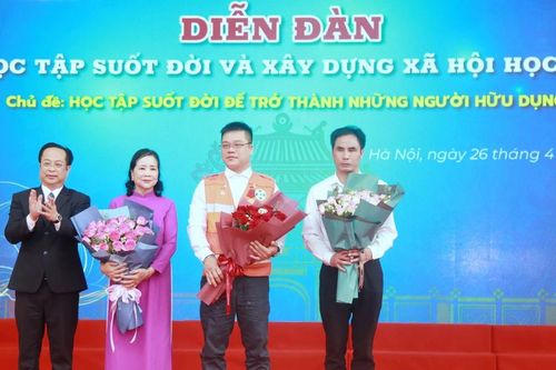 Những tấm gương truyền cảm hứng cho tinh thần học tập suốt đời