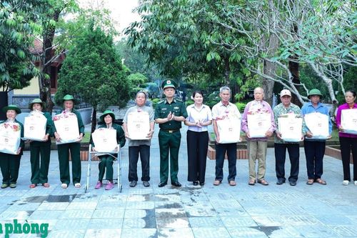 BĐBP tổ chức nhiều hoạt động tri ân nhân kỷ niệm 50 năm Ngày Giải phóng miền Nam, thống nhất đất nước
