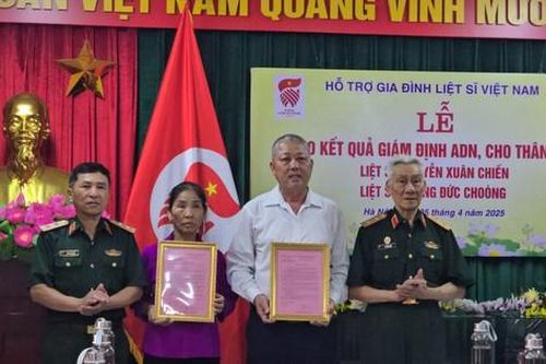 Con gái liệt sĩ nghẹn ngào nhận kết quả giám định ADN của cha sau hơn 50 năm tìm kiếm