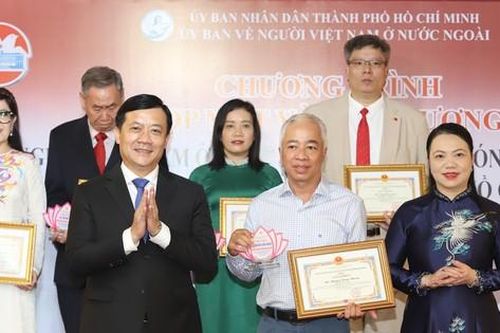 Vinh danh 50 kiều bào đóng góp tiêu biểu cho TPHCM