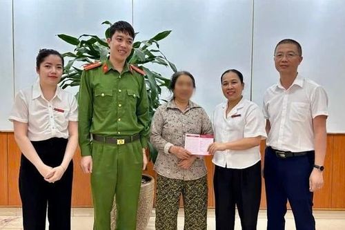 Kịp thời căn ngăn cụ bà rút số tiền lớn chuyển cho kẻ giả danh công an