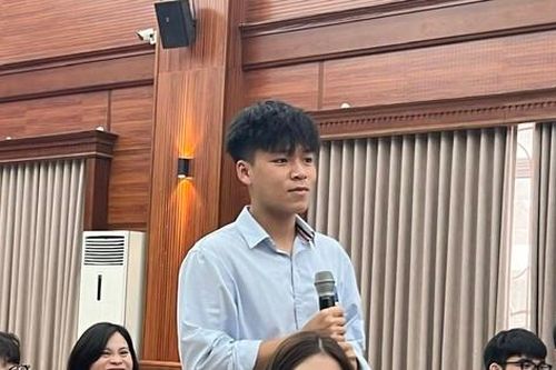 AI trong trường học: Đối thủ hay người bạn của học sinh?