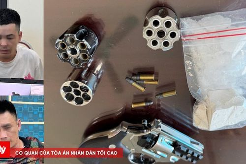 Bắt nhóm tội phạm ma túy, thu giữ khẩu súng đã lắp sẵn đạn