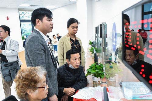Nghỉ hưu trước tuổi diện tinh gọn: Đóng BHXH bao nhiêu năm hưởng nguyên lương hưu?