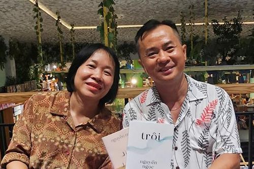 Độc giả nam khóc nức nở khi được gặp nhà văn Nguyễn Ngọc Tư