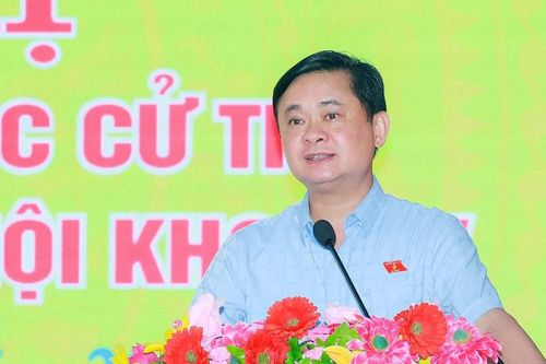 Phó trưởng Ban Thường trực Ban Chính sách, Chiến lược Trung ương Thái Thanh Quý tiếp xúc cử tri huyện Thanh Chương