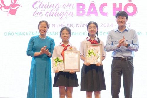 Hai thí sinh đến từ TP. Vinh và huyện Nghĩa Đàn đoạt giải Nhất Hội thi 'Chúng em kể chuyện Bác Hồ' cấp tỉnh