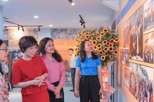Liên chi hội nhà báo TTXVN về nguồn tại Thái Nguyên