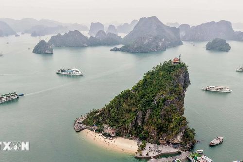 Thông tin mới về thu phí hành trình tham quan trên Vịnh Hạ Long