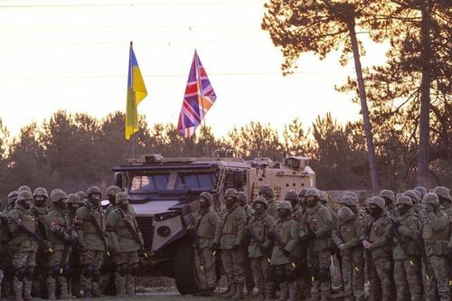 Anh hủy kế hoạch triển khai quân đội tới Ukraine