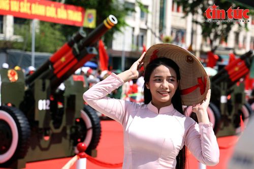 Trận địa pháo tại bến Bạch Đằng vẫn là 'điểm nóng' hút khách dịp lễ 30/4