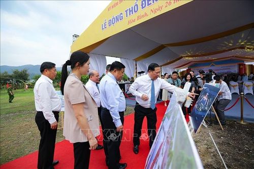 Phó Thủ tướng Nguyễn Chí Dũng dự hoạt động tri ân liệt sĩ tại Hòa Bình