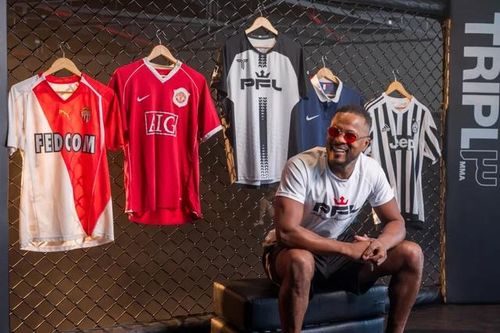 Huyền thoại của Man Utd gây sốc khi chuyển sang võ thuật, thách đấu Suarez