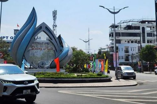 Quảng Ngãi nghiên cứu chính sách nhà ở, đi lại cho cán bộ đi làm xa sau sáp nhập