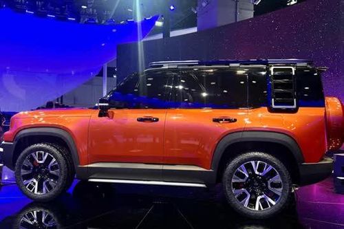 'Kẻ ngáng đường' Toyota Land Cruiser Prado ra mắt: Thiết kế hầm hố, xịn sò từ trong ra ngoài