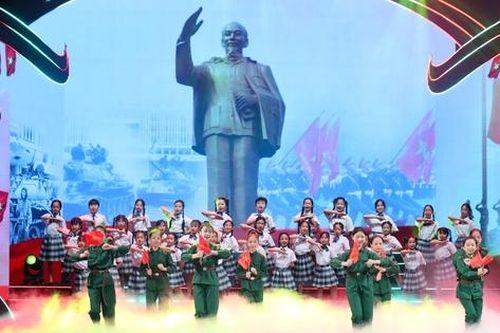 'Khúc ca khải hoàn' tái hiện thời khắc vỡ òa niềm vui Ngày đất nước thống nhất