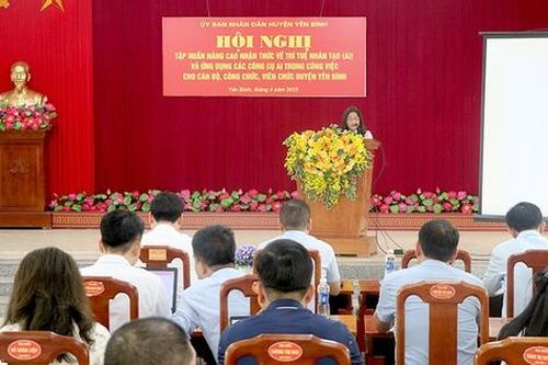 Yên Bình: Tập huấn sử dụng công cụ AI cho 270 cán bộ