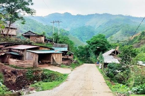 Khi tiếng loa chạm đến từng mái nhà vùng cao
