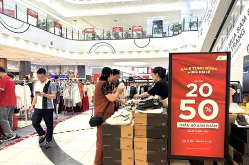 'Thủ phủ' thời trang Hà Nội bùng nổ ưu đãi dịp đại lễ 30/4