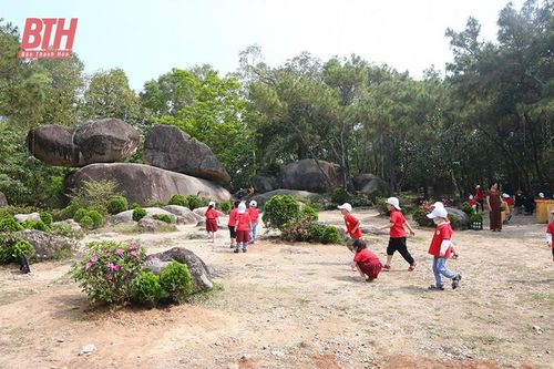 Để Sầm Sơn đẹp trong lòng bạn bè, du khách