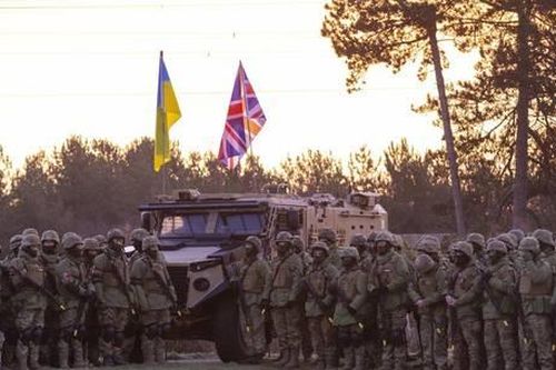 Anh hủy bỏ kế hoạch triển khai quân đội tới Ukraine