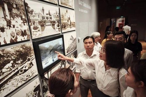 Vì sao các bảo tàng mở cửa vào ban đêm?