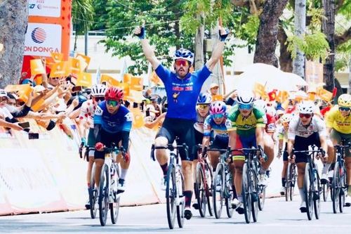 Ngoại binh Nick Kergozou thắng chặng lần thứ 8 tại Cúp Truyền hình Thành phố Hồ Chí Minh 2025