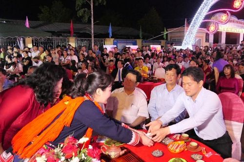 Đêm Tân Uyên Trà và Thơ