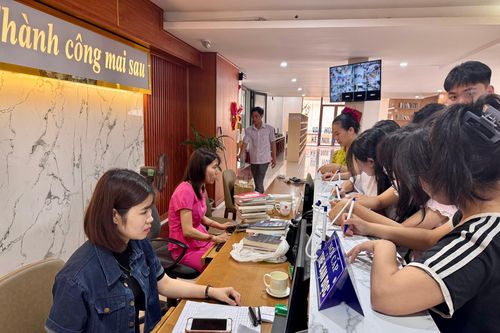 Thư viện tỉnh cấp 500 thẻ đọc miễn phí cho bạn đọc