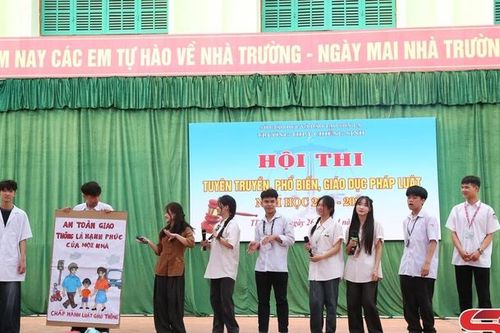 Chương trình Ngoại khóa 'Tuyên truyền, phổ biến, giáo dục pháp luật' năm học 2024- 2025