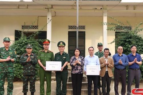 Đồng chí Phó Chủ tịch Thường trực UBND tỉnh kiểm tra, nắm tình hình đường biên, mốc quốc giới