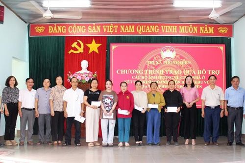 Động viên, hỗ trợ các gia đình bị thiệt hại do cháy khu vực chợ An Lỗ